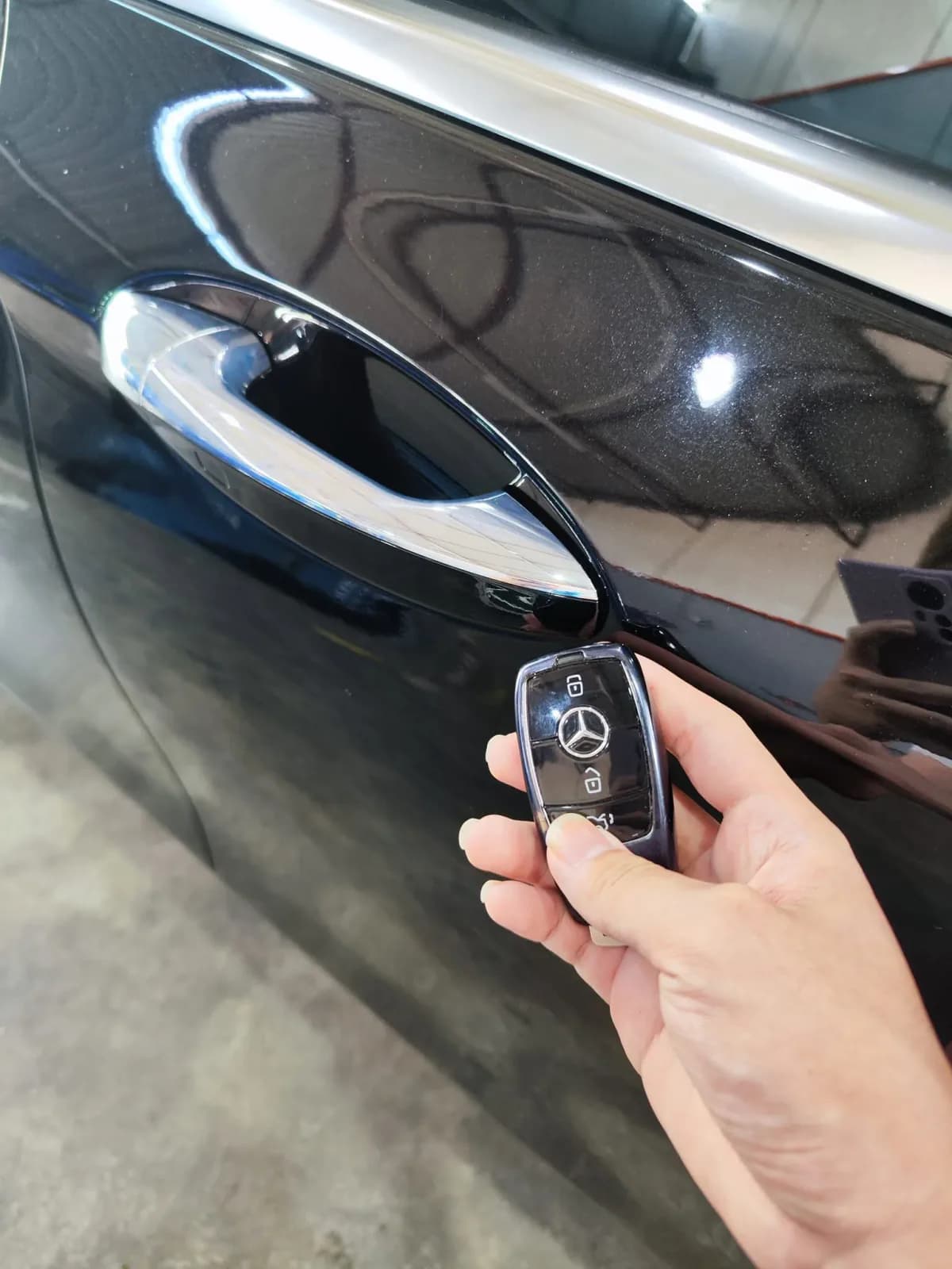 Mercedes-Benz W213 — OEM Keyless Go System Upgrade — workshop photograph 5 of 5