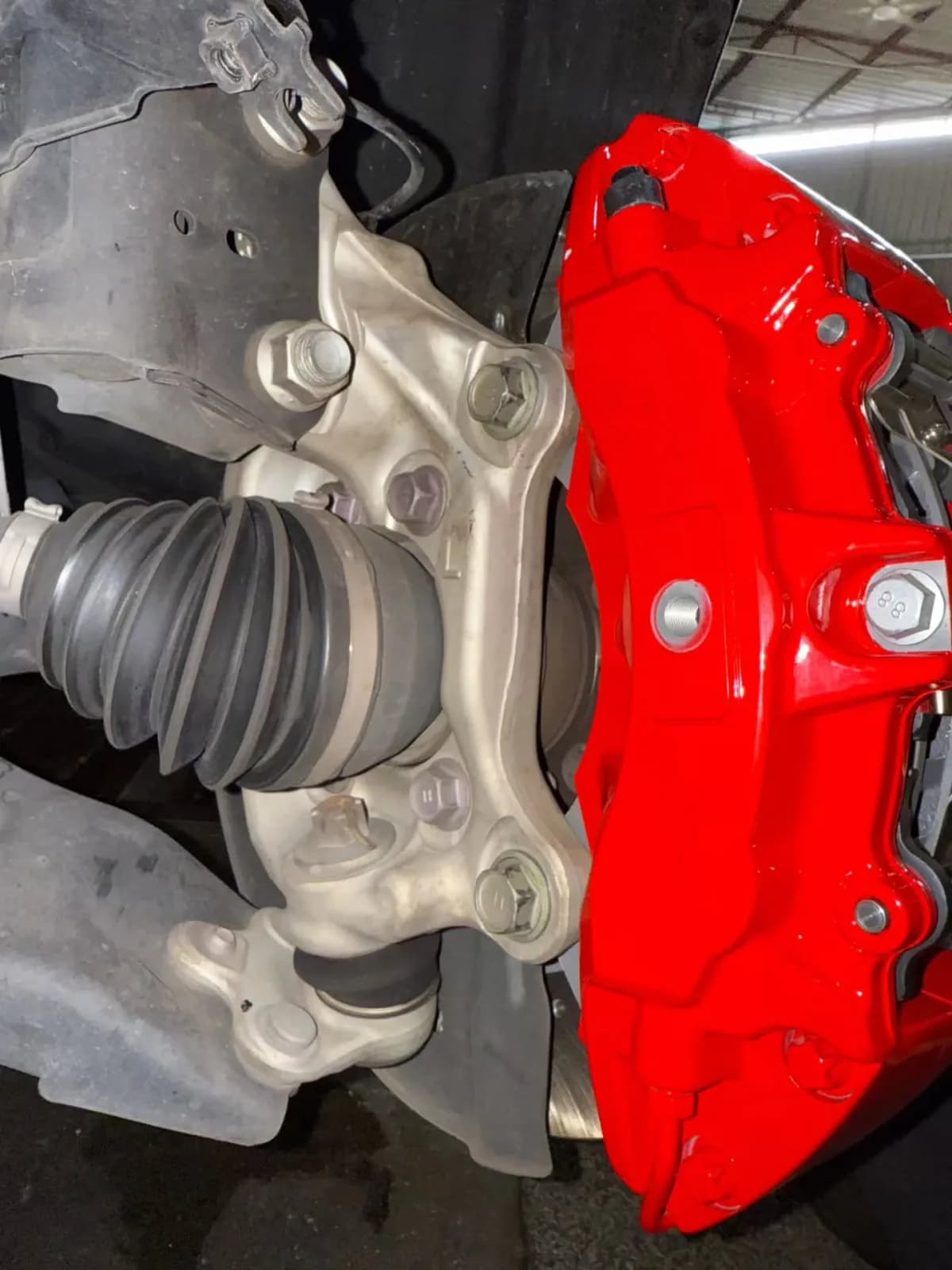 Toyota Vellfire 40 Series — FECCR 6-Piston Brake Upgrade — workshop photograph 3 of 5