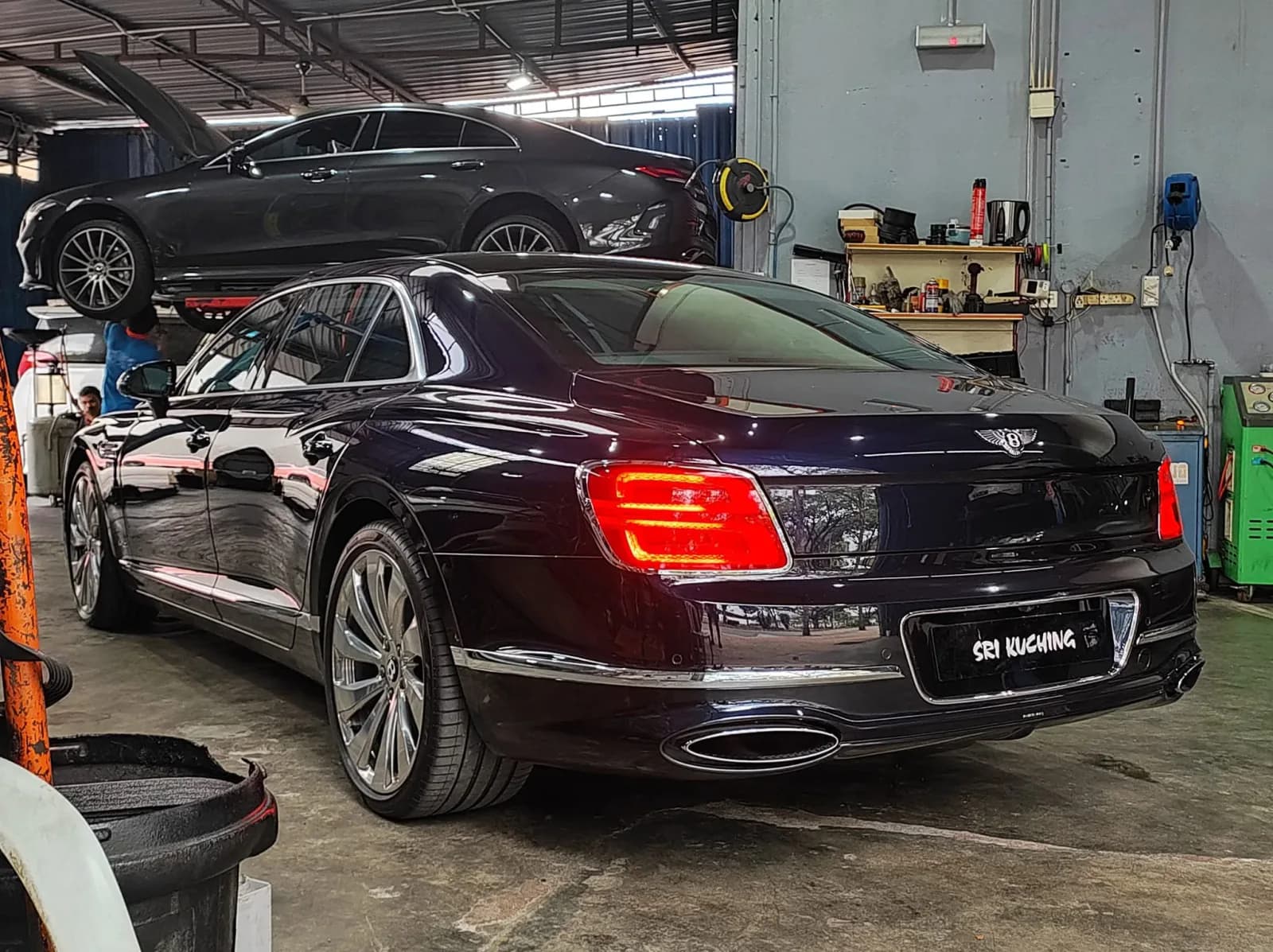 Bentley Flying Spur — Full Engine Oil Service — workshop photograph 2 of 5