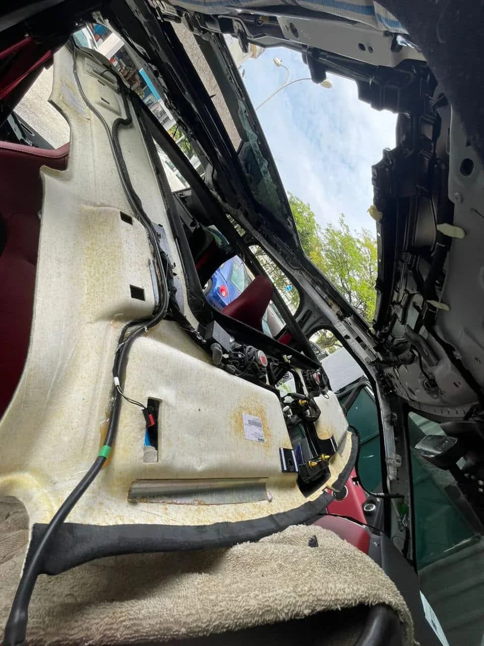 Range Rover Sport SVR — Panoramic Sunroof Repair — workshop photograph 3 of 3