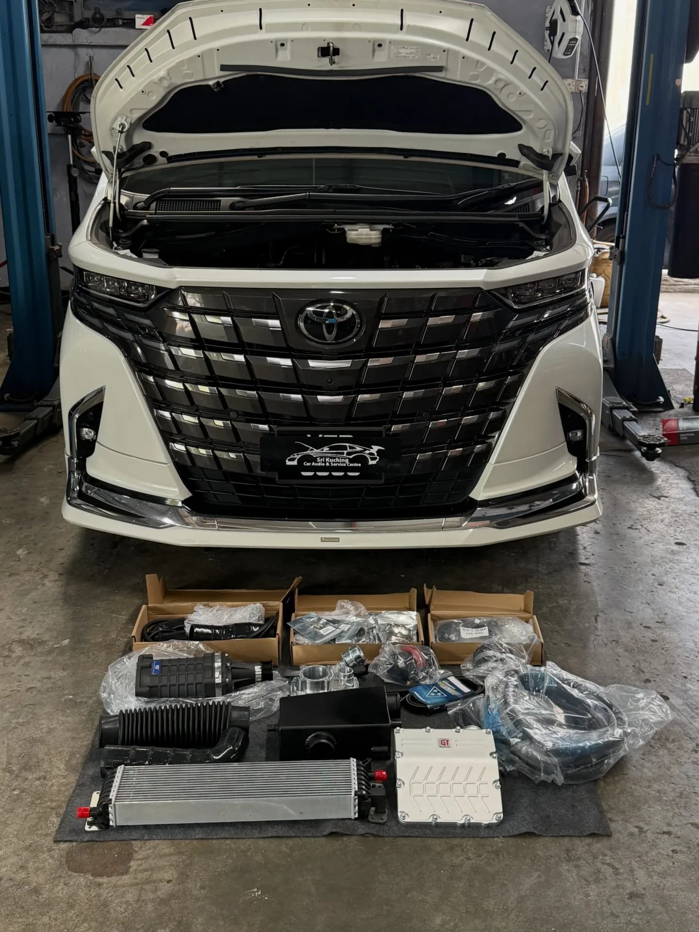 Toyota Alphard AGH40 2.5 — Twin-Screw Supercharger Installation — workshop case photo