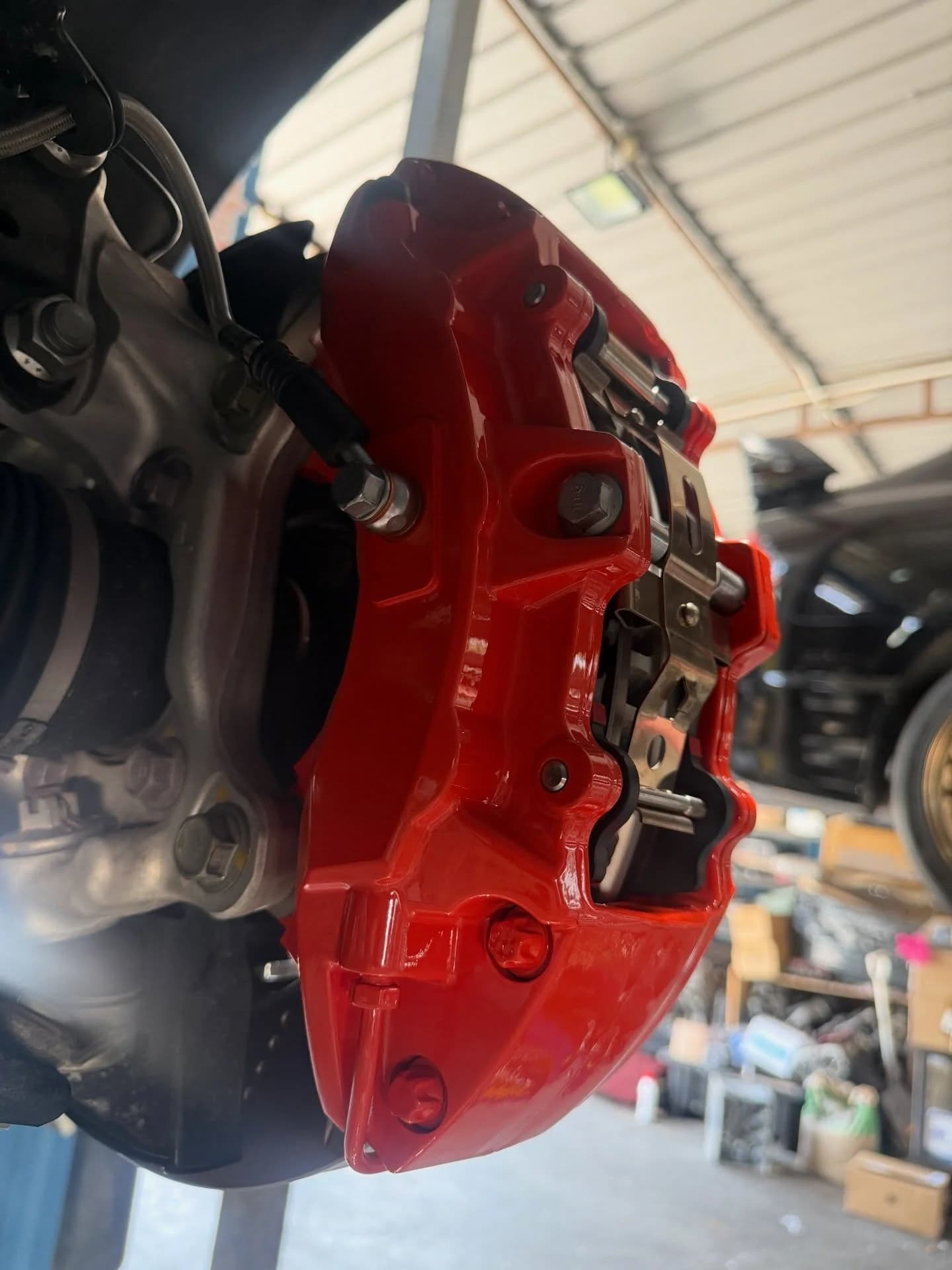 Toyota Vellfire AGH40 — FECCR 6-Piston Caliper Installation — workshop photograph 6 of 7